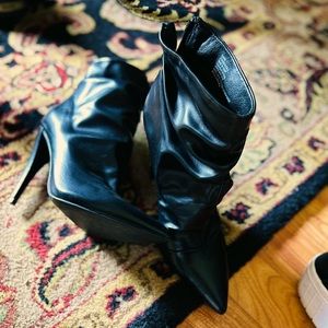 Brand new low cute black leather heels 41/2 inch heel